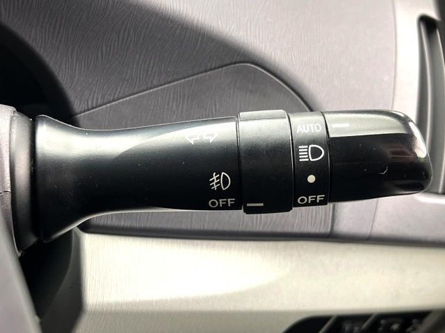 TOYOTA PRIUS 2011 Image 31