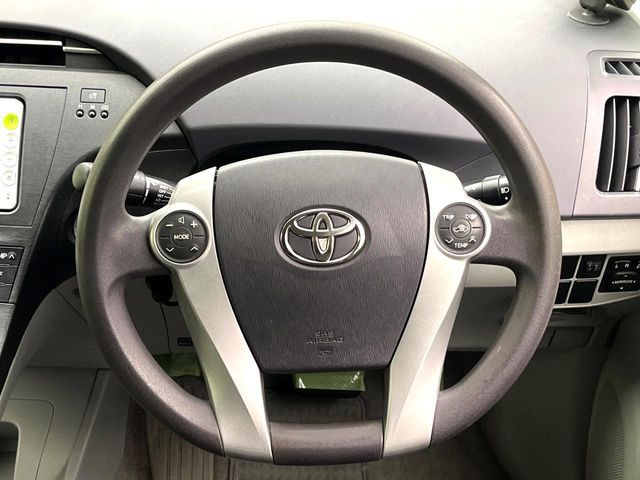 TOYOTA PRIUS 2011 Image 31