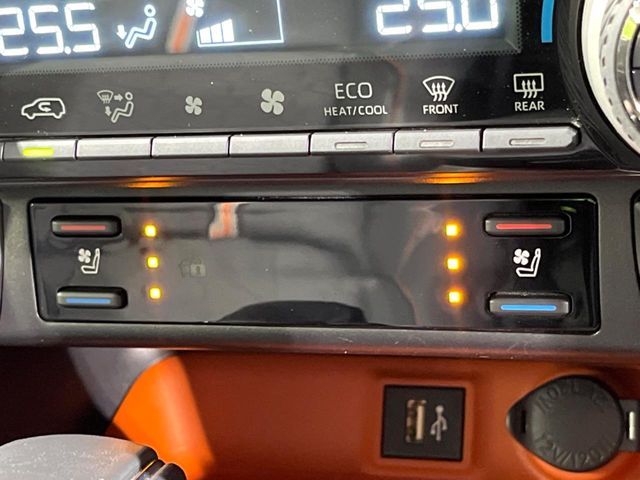 TOYOTA RAV4 HYBRID 4WD 2023 Image 31