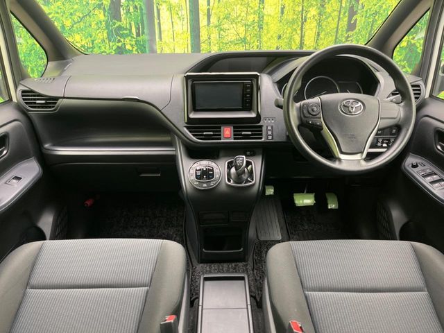 TOYOTA NOAH HYBRID 2015 Image 31