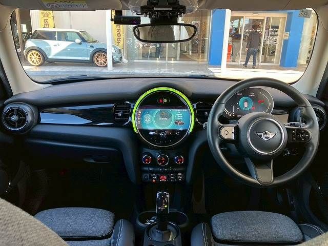 BMW MINI COOPER D 5DOOR 2021 Image 31