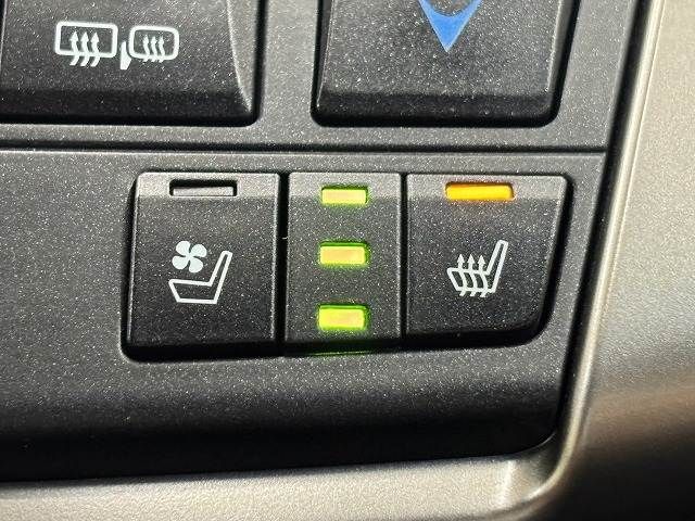 TOYOTA LEXUS NX300H 2015 Image 31