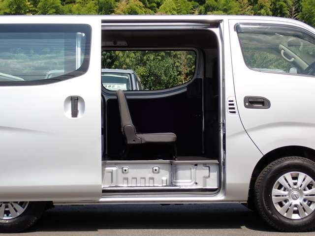 NISSAN NV350 CARAVAN 4WD 2020 Image 31