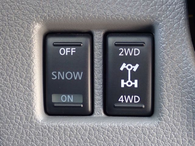 NISSAN NV350 CARAVAN 4WD 2020 Image 31