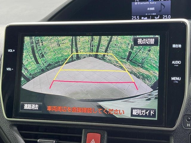 TOYOTA VOXY HYBRID 2017 Image 31