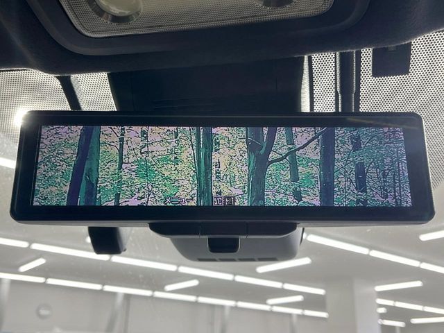 TOYOTA VOXY HYBRID 2017 Image 31