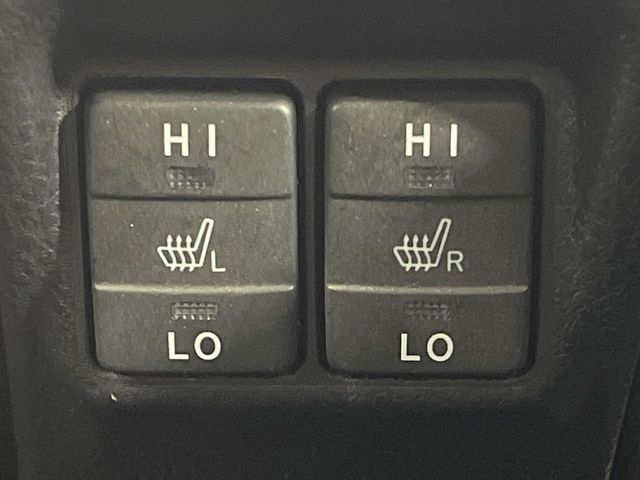 TOYOTA VOXY HYBRID 2017 Image 31