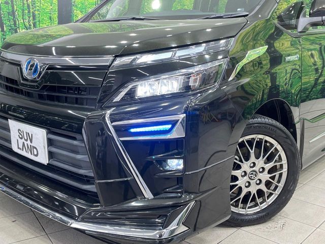 TOYOTA VOXY HYBRID 2017 Image 31