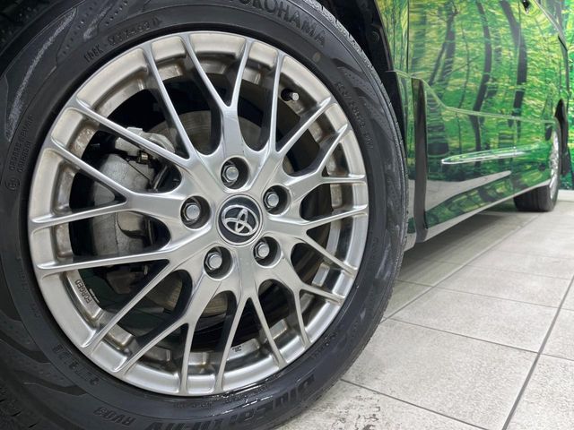 TOYOTA VOXY HYBRID 2017 Image 31