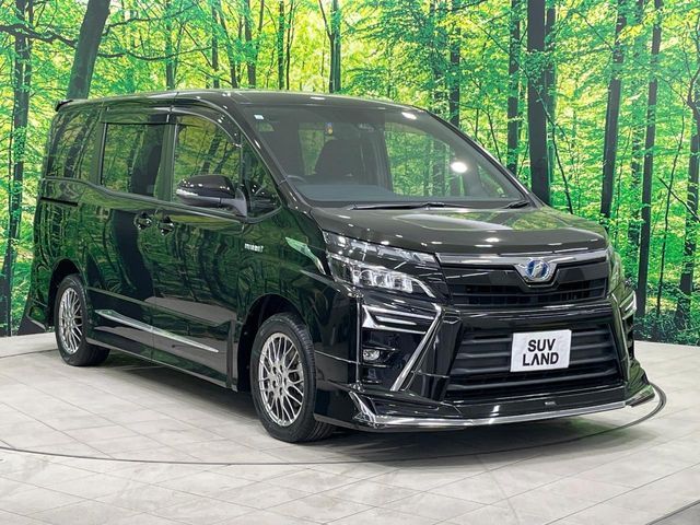 TOYOTA VOXY HYBRID 2017 Image 31