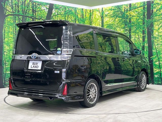 TOYOTA VOXY HYBRID 2017 Image 31