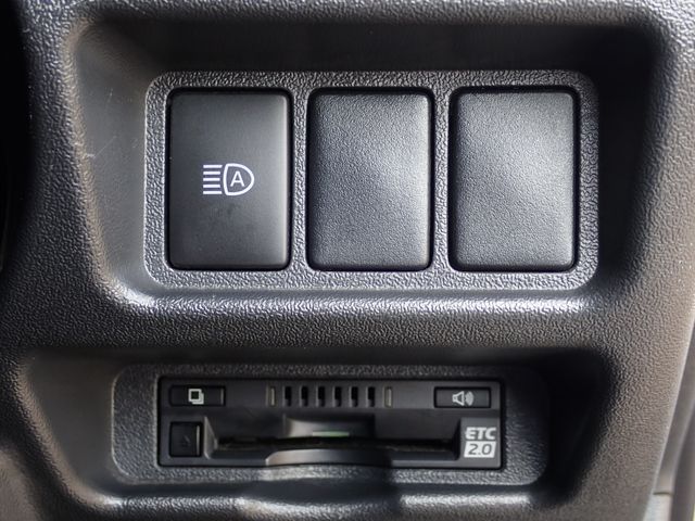 TOYOTA HIACE VAN 4WD 2021 Image 31