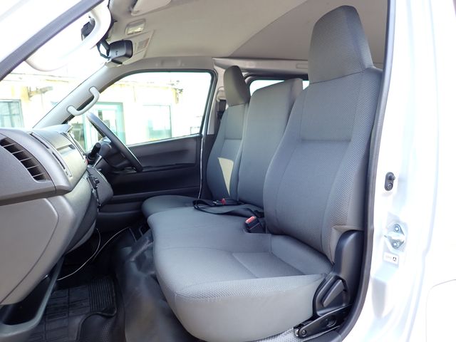 TOYOTA HIACE VAN 4WD 2021 Image 31