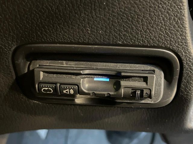 HONDA VEZEL HYBRID 2015 Image 31