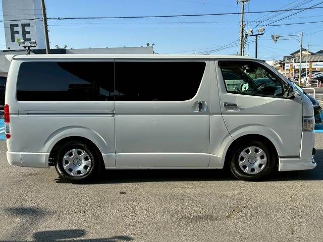 TOYOTA HIACE VAN 2WD 2018 Image 31