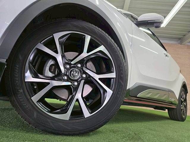 TOYOTA C-HR 2017 Image 31