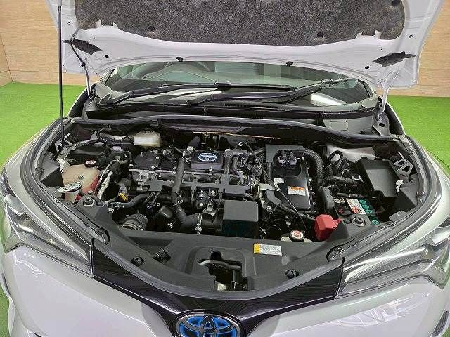 TOYOTA C-HR 2017 Image 31