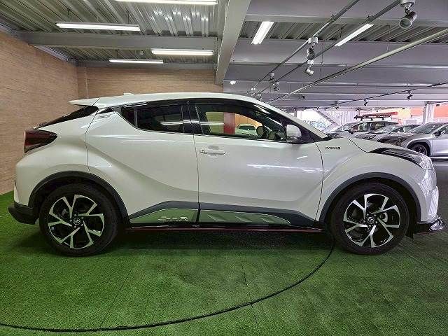 TOYOTA C-HR 2017 Image 31