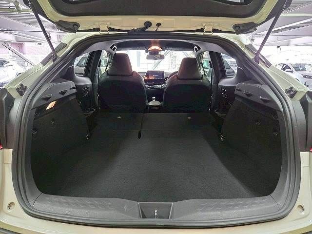 TOYOTA C-HR 2017 Image 31