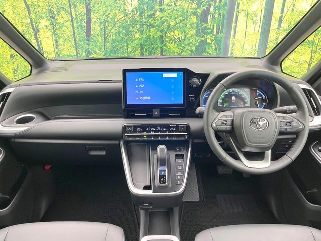 TOYOTA VOXY HYBRID 2025 Image 31