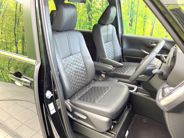 TOYOTA VOXY HYBRID 2025 Image 31