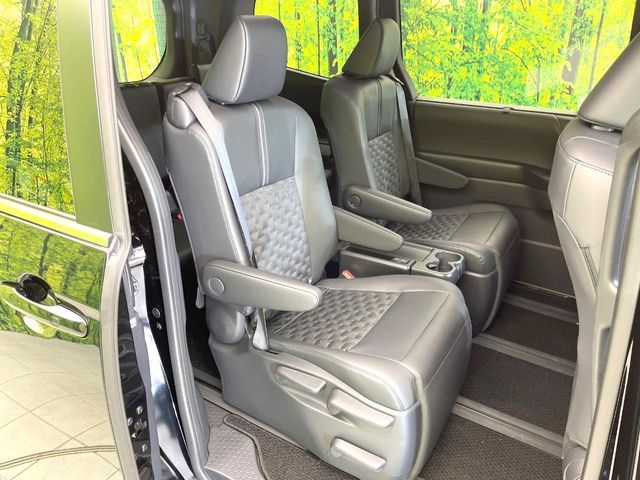 TOYOTA VOXY HYBRID 2025 Image 31