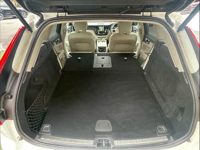 VOLVO XC60 2021 Image 31