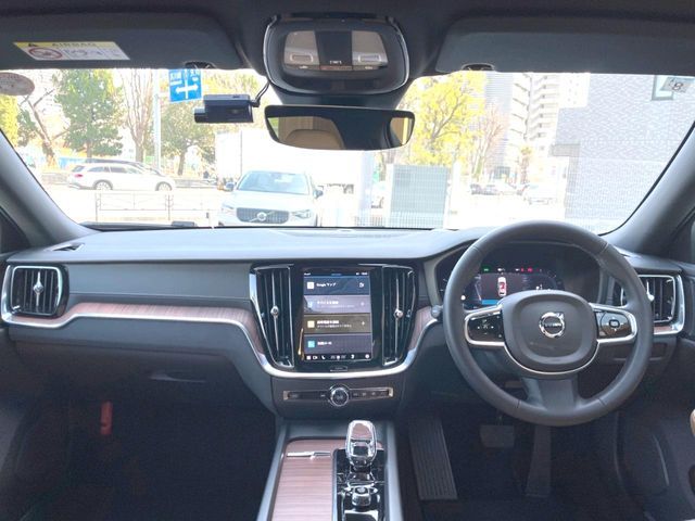 VOLVO V60 CROSS COUN 2023 Image 31