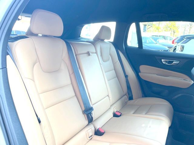 VOLVO V60 CROSS COUN 2023 Image 31