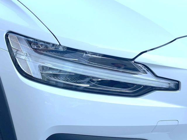 VOLVO V60 CROSS COUN 2023 Image 31