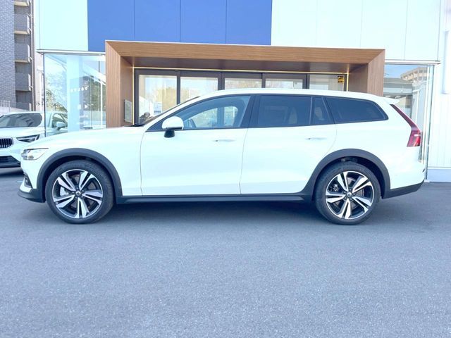 VOLVO V60 CROSS COUN 2023 Image 31