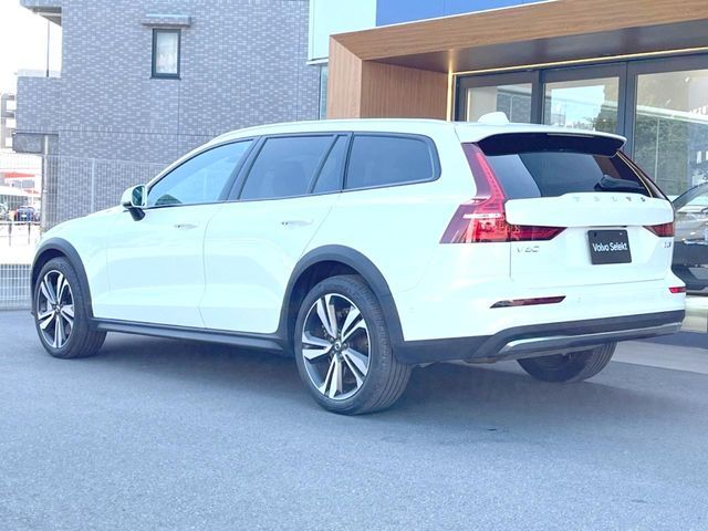 VOLVO V60 CROSS COUN 2023 Image 31