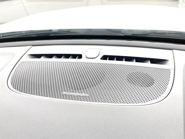 VOLVO C40 2024 Image 31