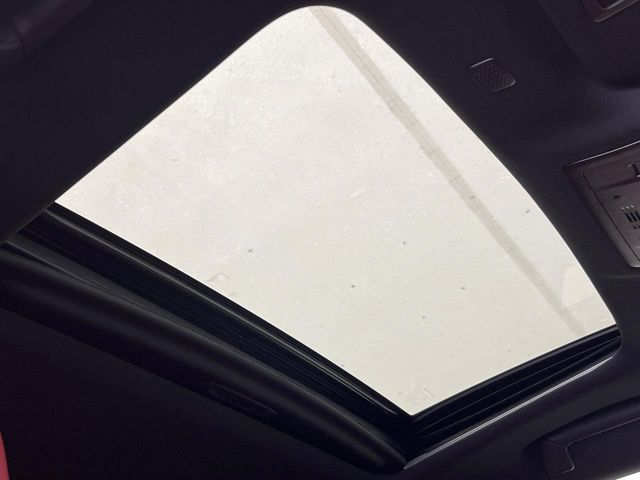 TOYOTA LEXUS IS300H 2022 Image 31