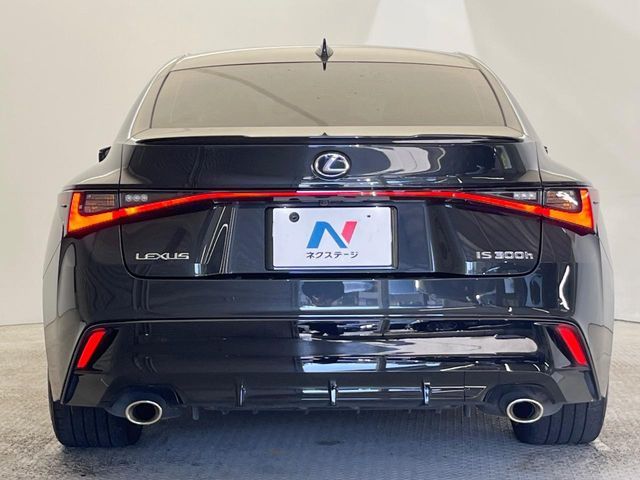 TOYOTA LEXUS IS300H 2022 Image 31