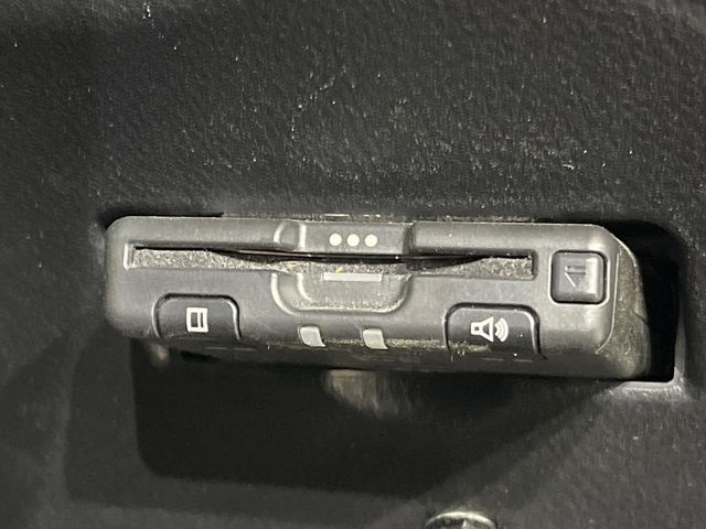 TOYOTA C-HR 2017 Image 31