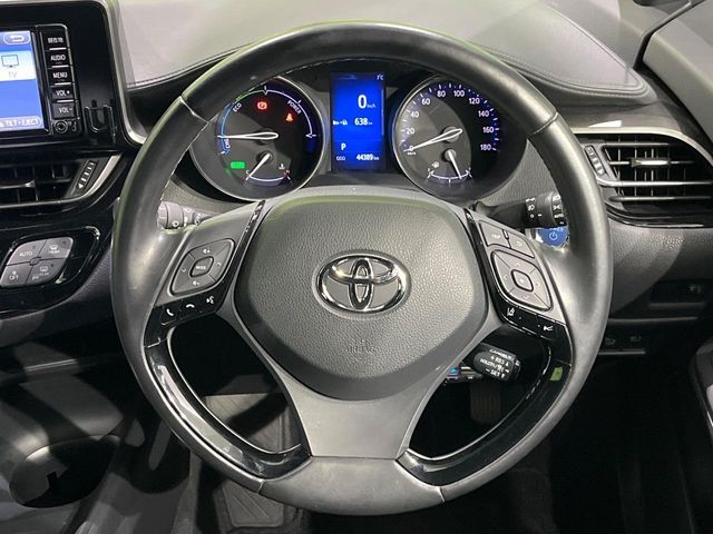 TOYOTA C-HR 2017 Image 31