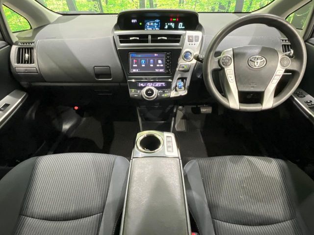 TOYOTA PRIUS ALPHA 2015 Image 31