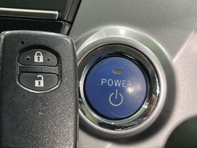 TOYOTA PRIUS ALPHA 2015 Image 31