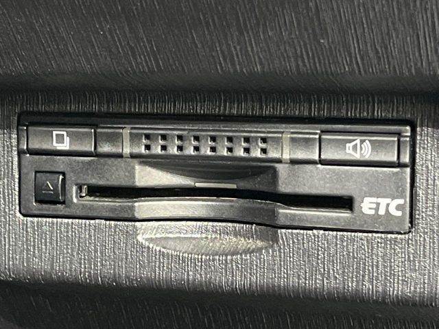 TOYOTA PRIUS ALPHA 2015 Image 31