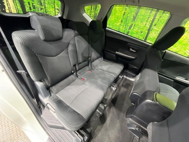 TOYOTA PRIUS ALPHA 2015 Image 31