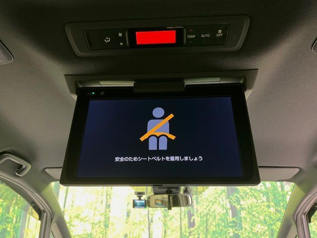 TOYOTA ESQUIRE HYBRID 2018 Image 31