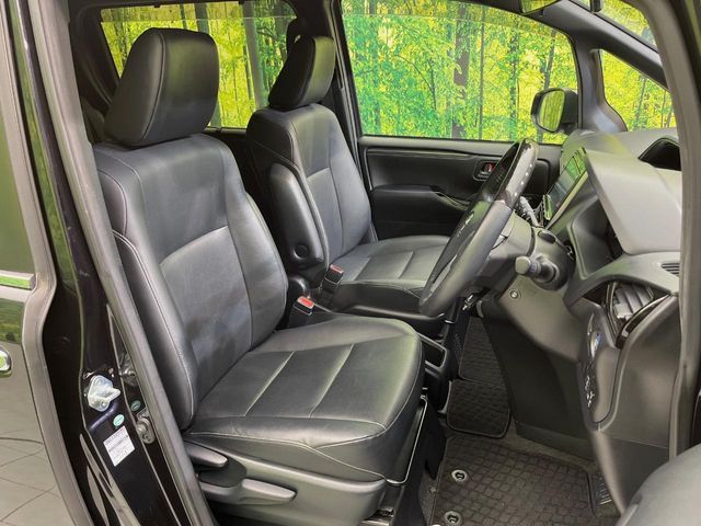 TOYOTA ESQUIRE HYBRID 2018 Image 31