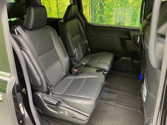 TOYOTA ESQUIRE HYBRID 2018 Image 31