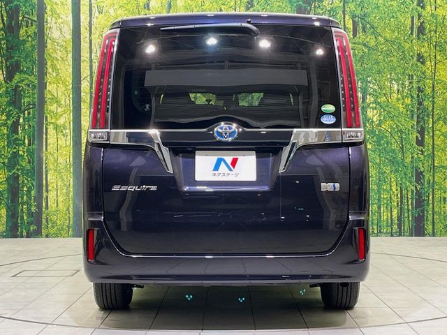 TOYOTA ESQUIRE HYBRID 2018 Image 31