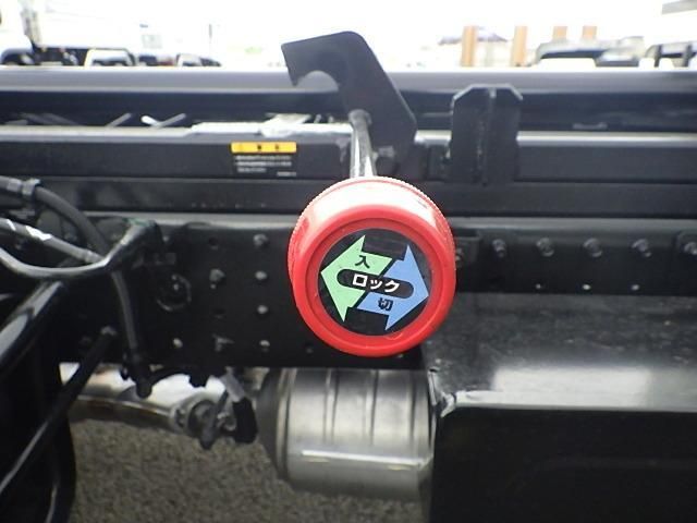 MITSUBISHI CANTER 2025 Image 31