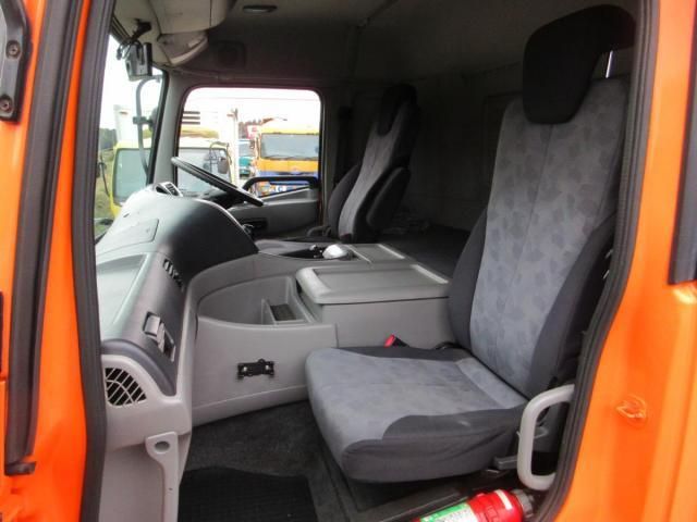 NISSAN DIESEL QUON 2013 Image 31