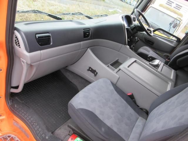 NISSAN DIESEL QUON 2013 Image 31