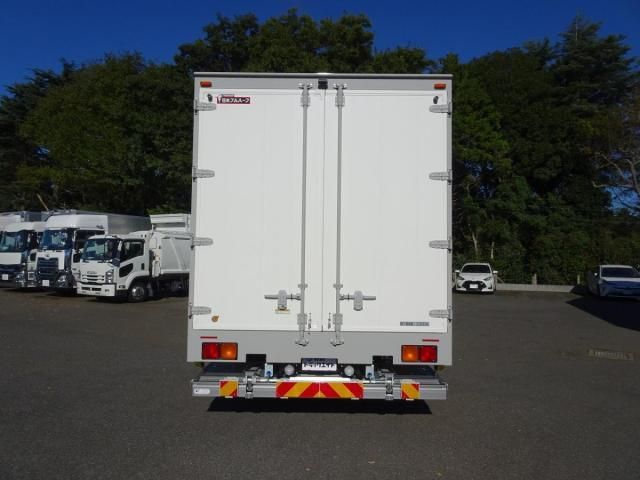 MITSUBISHI FUSOU FIGHTER 2024 Image 31