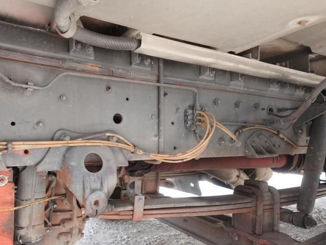 NISSAN DIESEL QUON 2013 Image 31